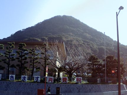 門司港の三角山